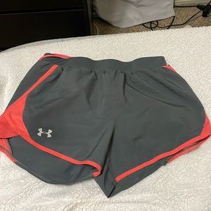 Size medium under armor shorts